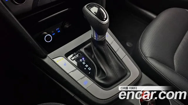 Hyundai AVANTE 2018 — фото 9