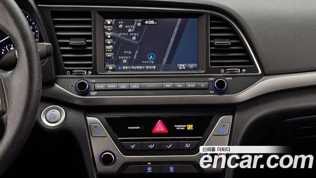 Hyundai AVANTE 2018 — фото 14
