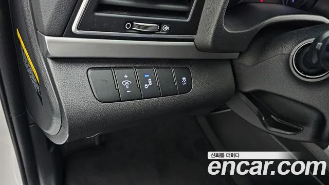 Hyundai AVANTE 2018 — фото 16