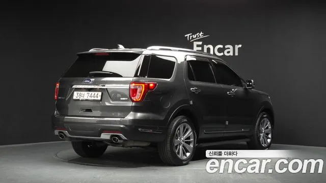 Ford Explorer 2018 — фото 2