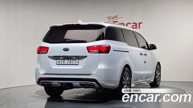 Kia Canival 2018 — фото 2