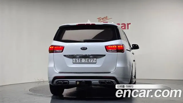 Kia Canival 2018 — фото 4