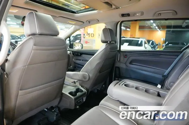 Honda Odyssey 2022 — фото 19