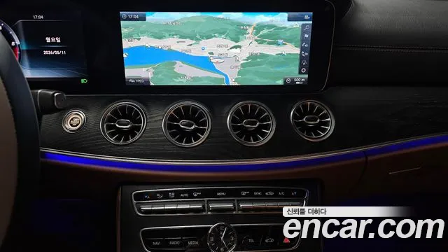 Mercedes-Benz E-Class 2018 — фото 19
