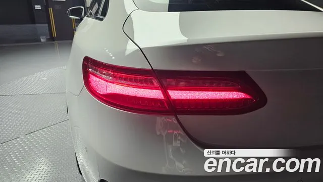 Mercedes-Benz E-Class 2018 — фото 9