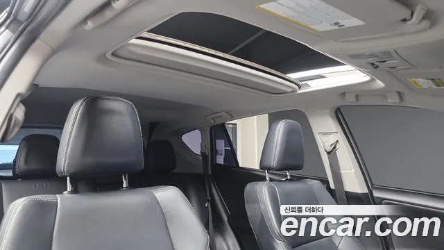 Toyota RAV4 2017 — фото 13
