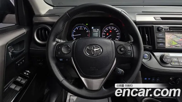 Toyota RAV4 2017 — фото 15