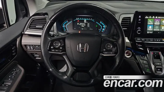 Honda Odyssey 2018 — фото 18