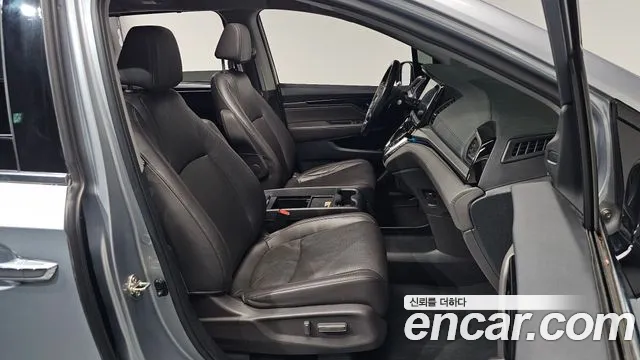Honda Odyssey 2018 — фото 15