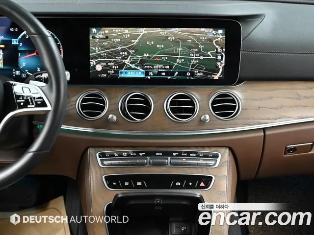 Mercedes-Benz E-Class 2021 — фото 15