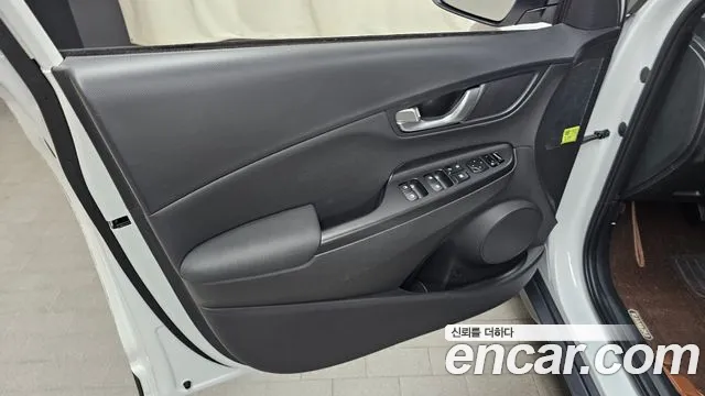 Hyundai Kona 2023 — фото 14