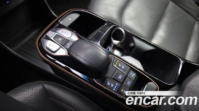 Hyundai Ioniq 2017 — фото 9