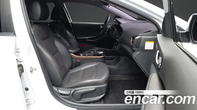 Hyundai Ioniq 2017 — фото 11