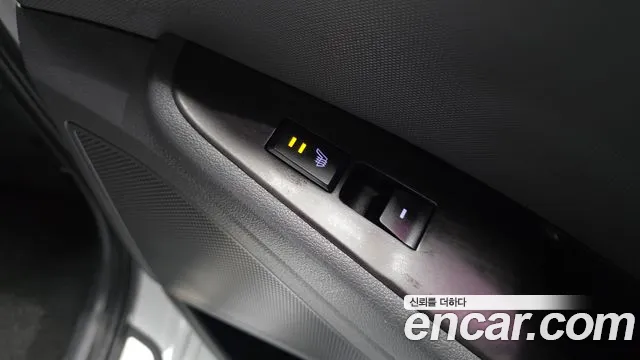 Hyundai Ioniq 2017 — фото 18