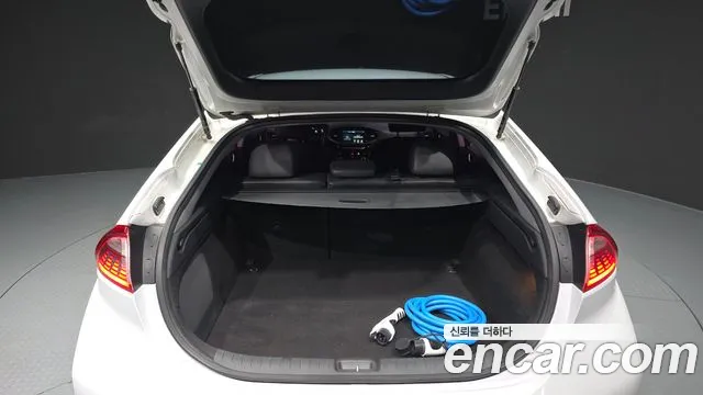 Hyundai Ioniq 2017 — фото 20