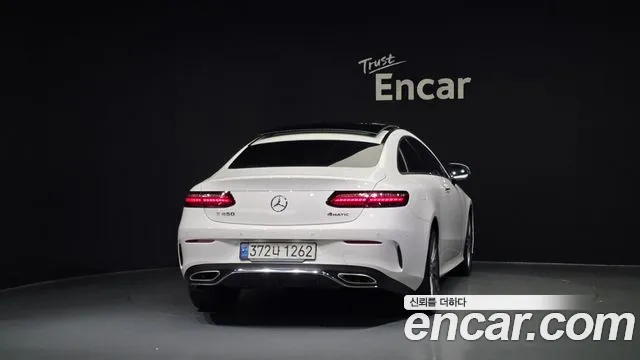 Mercedes-Benz E-Class 2022 — фото 4
