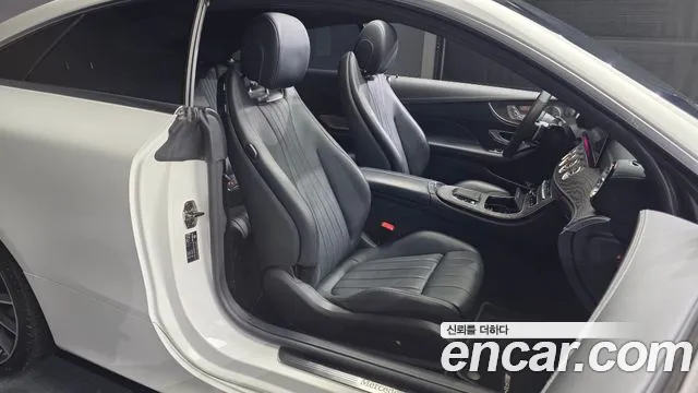 Mercedes-Benz E-Class 2022 — фото 12
