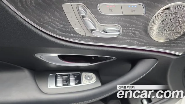 Mercedes-Benz E-Class 2022 — фото 14