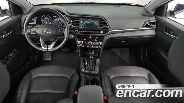 Hyundai AVANTE 2019 — фото 10