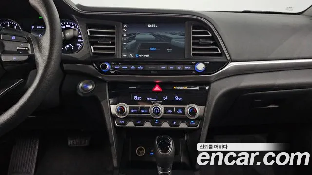 Hyundai AVANTE 2019 — фото 19