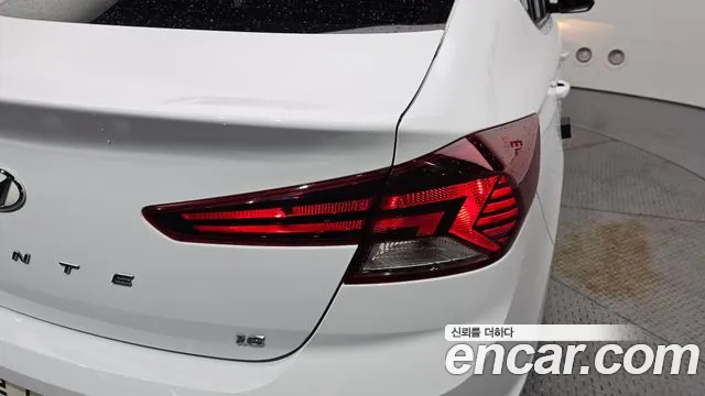 Hyundai AVANTE 2019 — фото 9