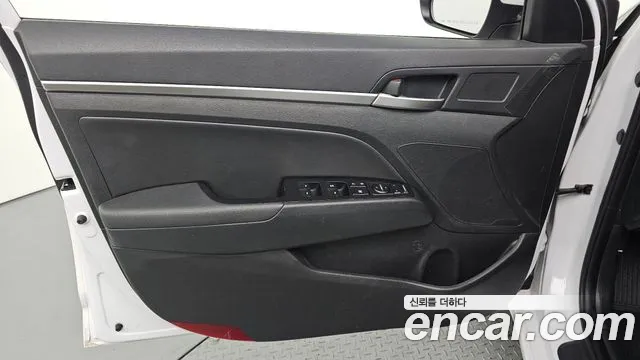 Hyundai AVANTE 2019 — фото 14