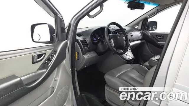 Hyundai Starex 2018 — фото 10