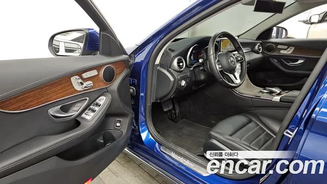 Mercedes-Benz C-Class 2019 — фото 10