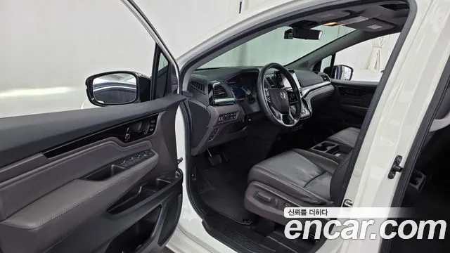 Honda Odyssey 2018 — фото 13