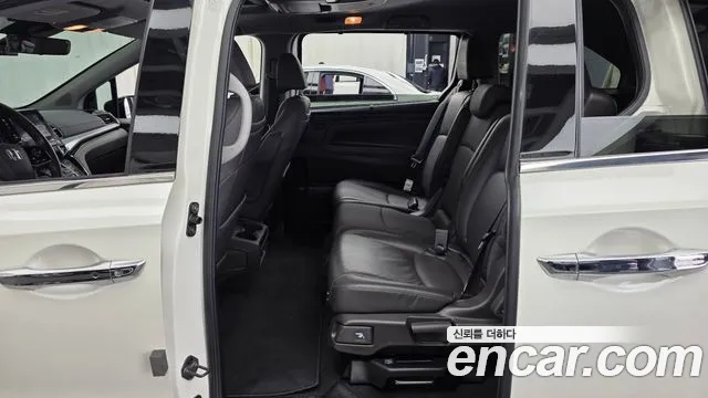 Honda Odyssey 2018 — фото 16