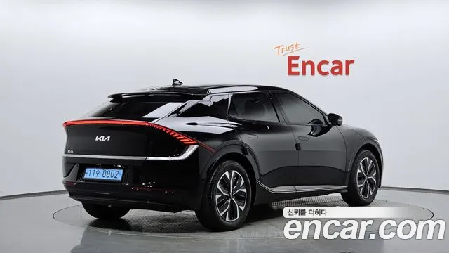 Kia EV6 2023 — фото 1