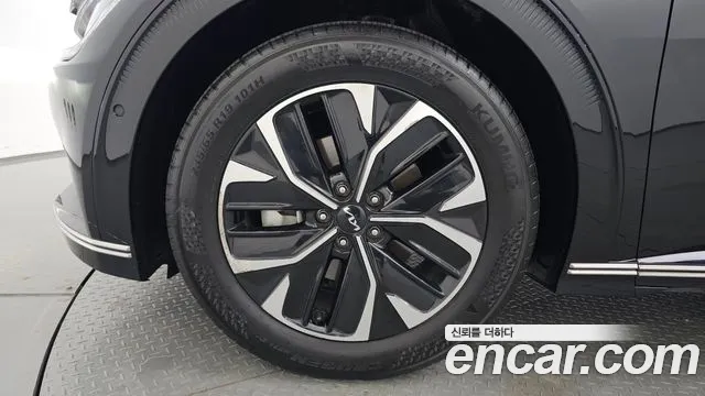 Kia EV6 2023 — фото 4