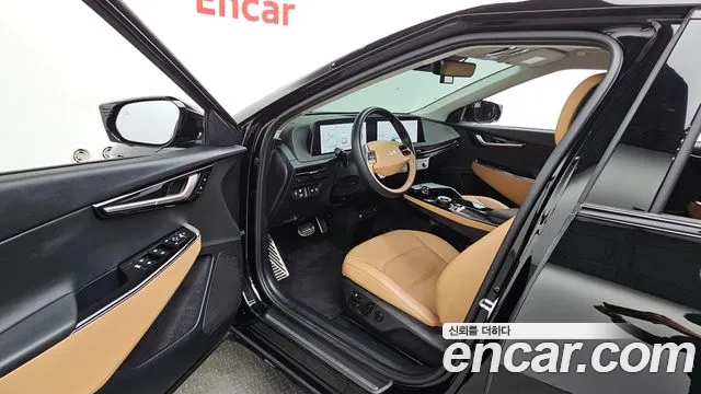 Kia EV6 2023 — фото 12