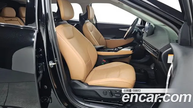 Kia EV6 2023 — фото 16