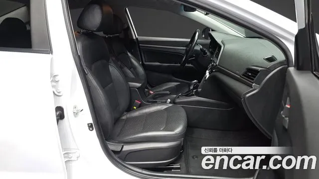 Hyundai AVANTE 2019 — фото 11