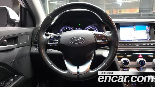 Hyundai AVANTE 2019 — фото 13