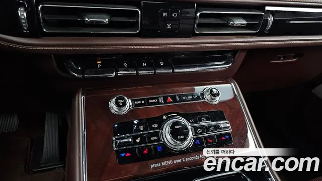 Lincoln Aviator 2021 — фото 12