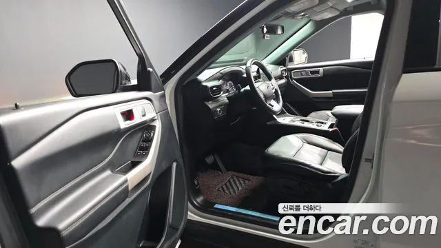 Ford Explorer 2022 — фото 13