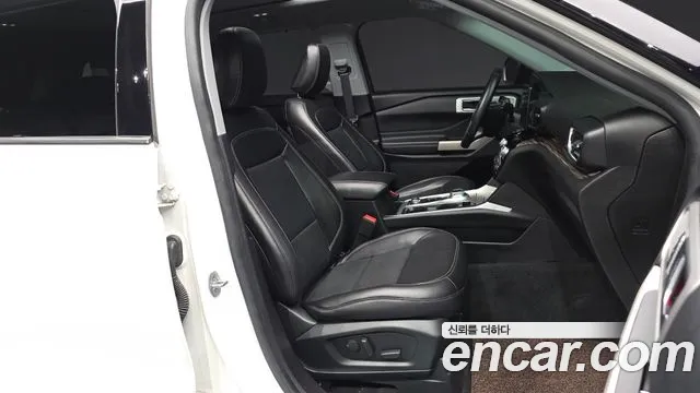 Ford Explorer 2022 — фото 17