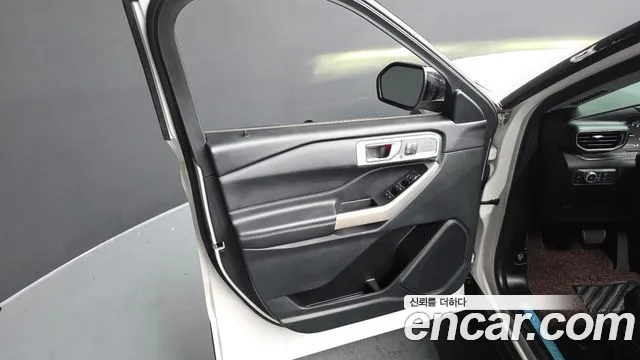 Ford Explorer 2022 — фото 14