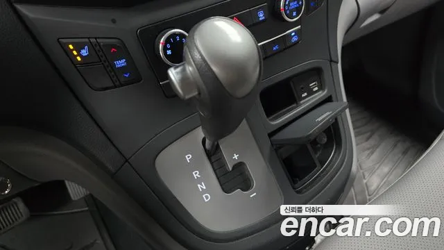Hyundai Starex 2021 — фото 9