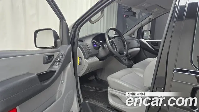 Hyundai Starex 2021 — фото 10