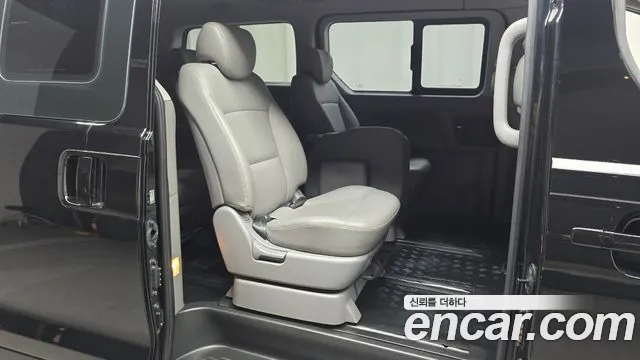 Hyundai Starex 2021 — фото 11