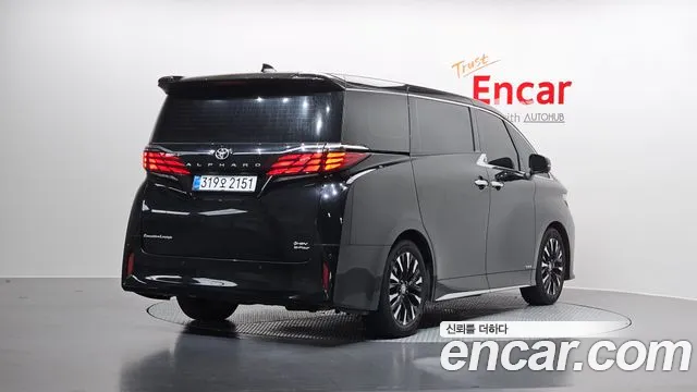 Toyota Alphard 2025 — фото 2