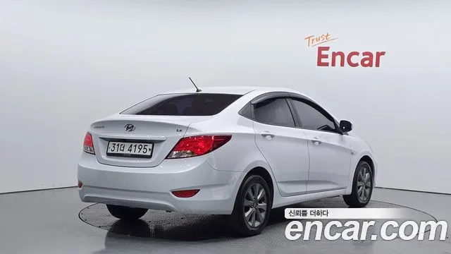 Hyundai Accent 2018 — фото 1