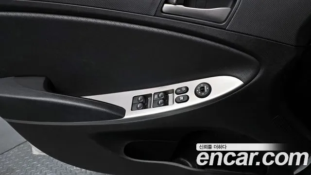 Hyundai Accent 2018 — фото 13