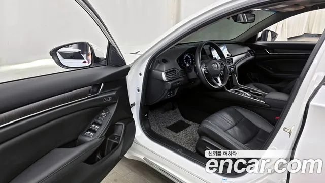 Honda Accord 2019 — фото 10