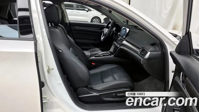 Honda Accord 2019 — фото 11