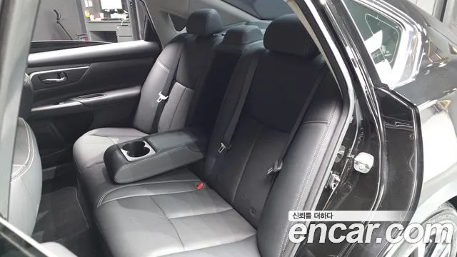 Nissan Altima 2017 — фото 17