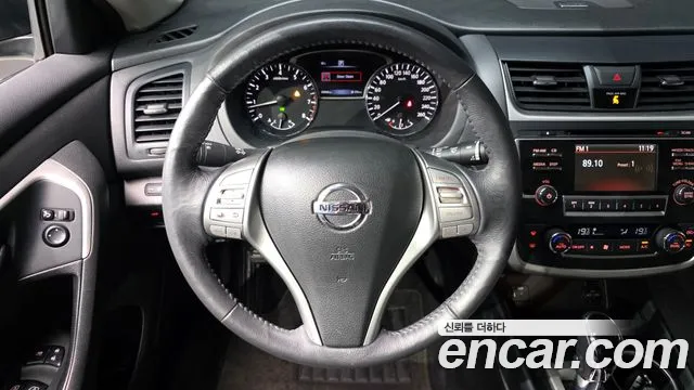 Nissan Altima 2017 — фото 19